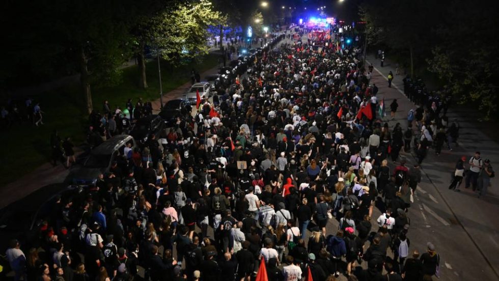 Γερμανία: Εκατοντάδες χιλιάδες άνθρωποι συμμετείχαν στις διαδηλώσεις για την εργατική Πρωτομαγιά